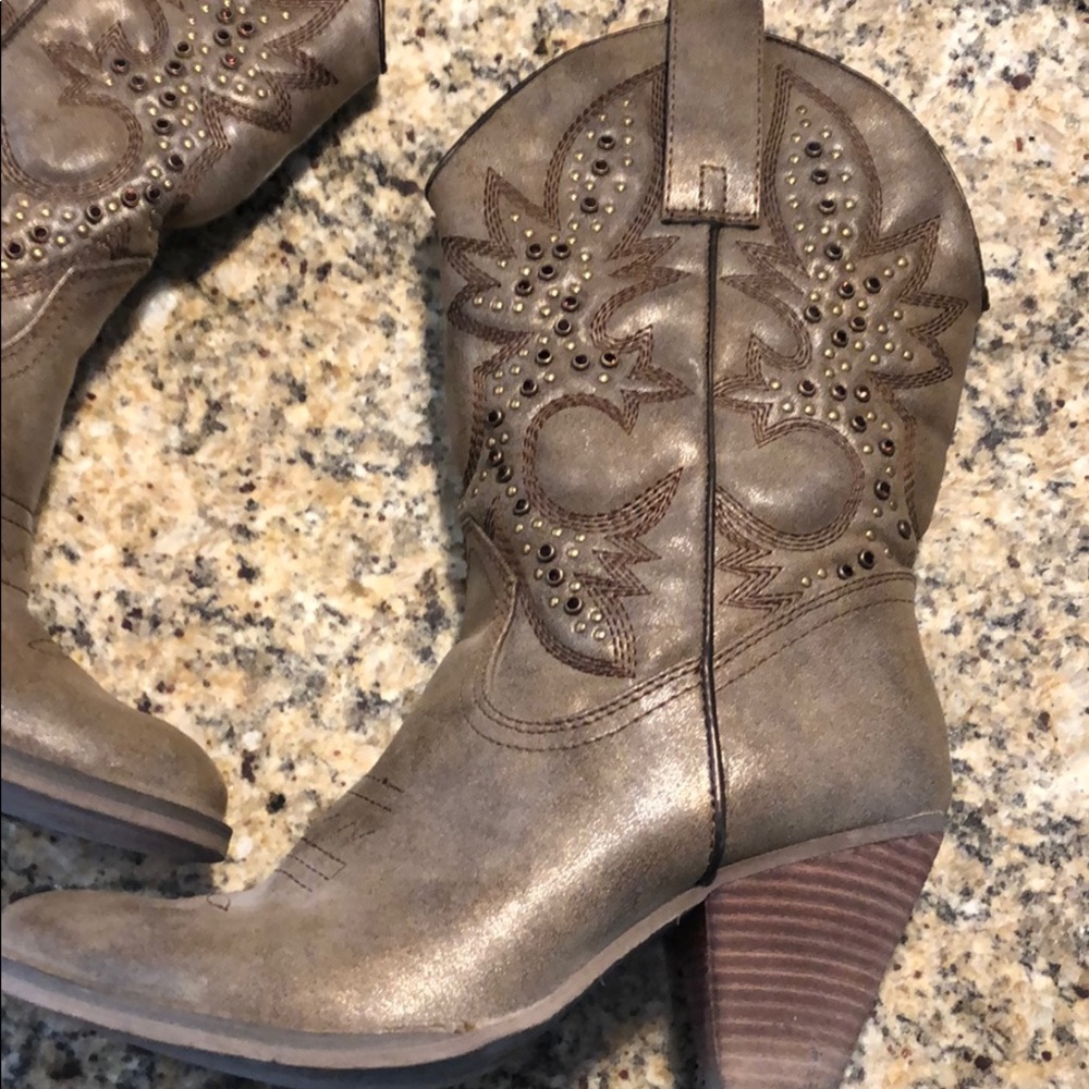 Very Volatile Cowboy Boot